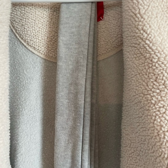 Victoria's Secret Cozy Plush Robe grey with pockets and tie size XL - Picture 4 of 6